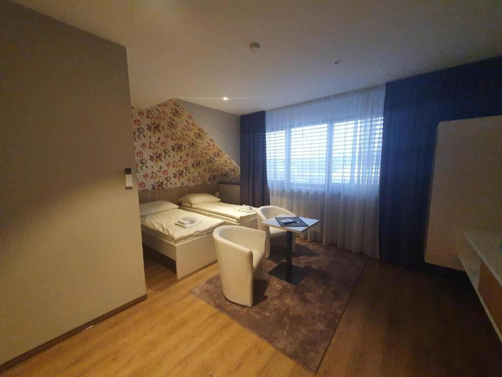 Apartment 461